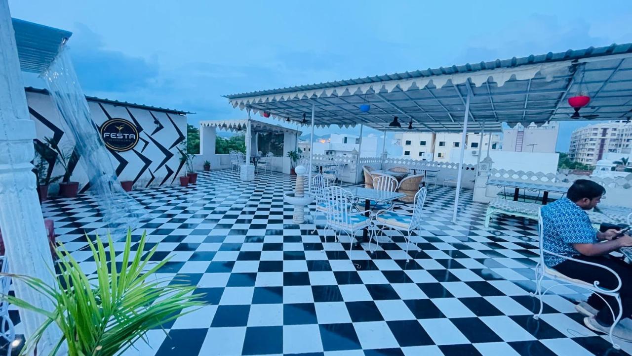 Hotel Tree Of Heaven อุเดเปอร์ ภายนอก รูปภาพ