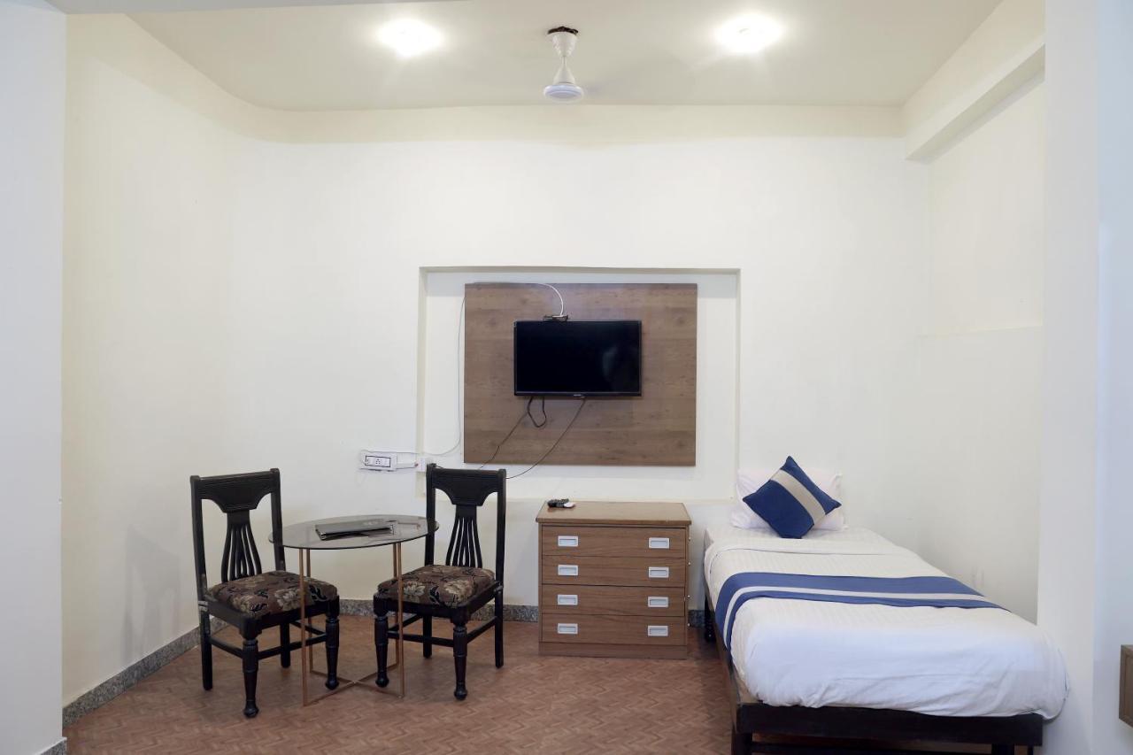Hotel Tree Of Heaven อุเดเปอร์ ภายนอก รูปภาพ